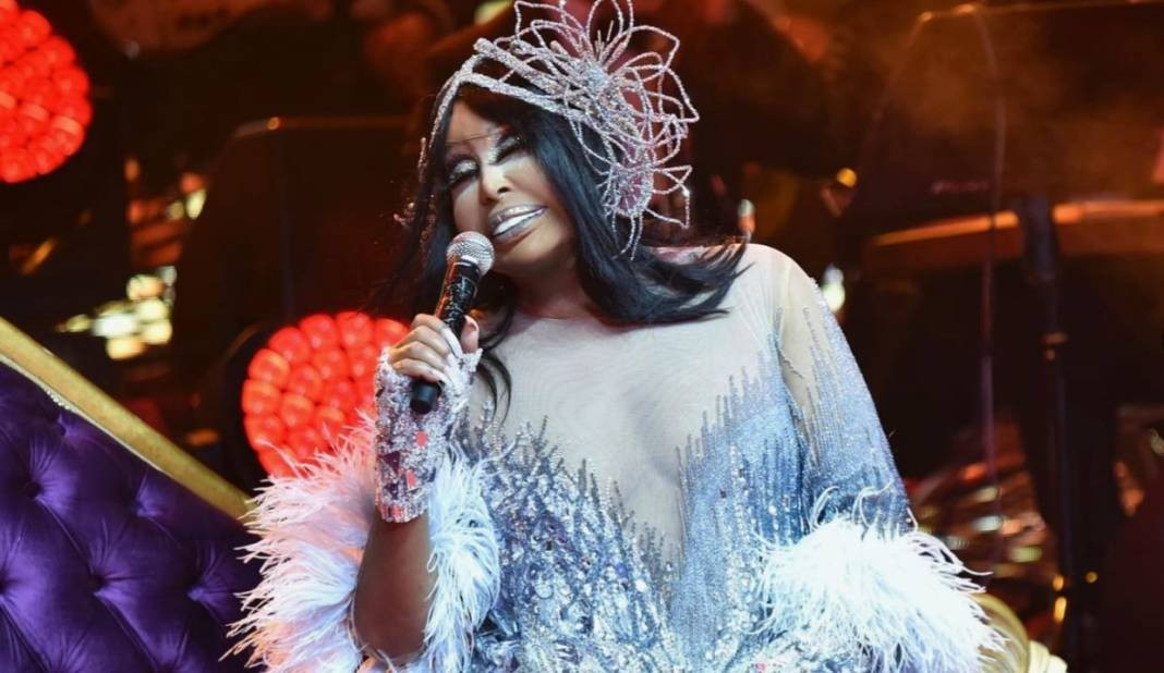 Türk Müziğinin divası Bülent Ersoy makyajsız yakalandı! Görenler tanıyamadı - Resim: 23